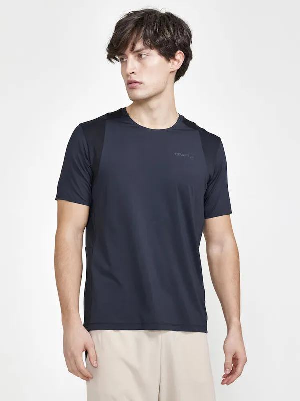 1912458-999000_ADV HiT SS Tee M_Closeup1.jpg